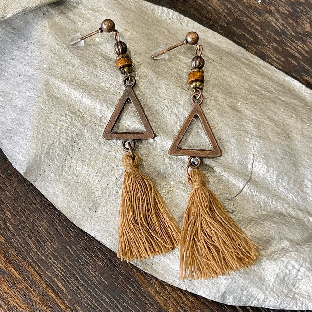 Tassel Hanging earrings OPEN TRIANGLE and beads BOHO CHIC mixed textured NEW - Picture 3 of 7